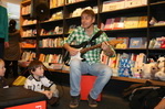 gal/2010/2010 Saitentwist Mayersche 13.11. Tierisches/_thb_2010 Saitentwist Mayersche 13.11. 051.jpg
